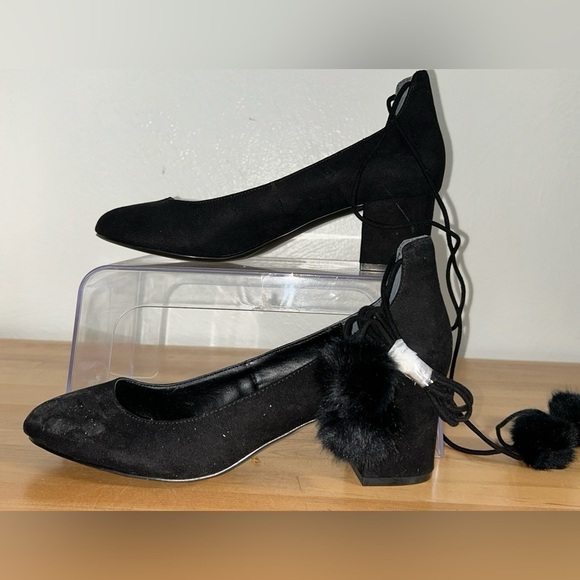 Charles by Charles David Lily 2.5 In Faux Suede Block Heel Round Toe Wrap Pom 8 - Picture 3 of 10